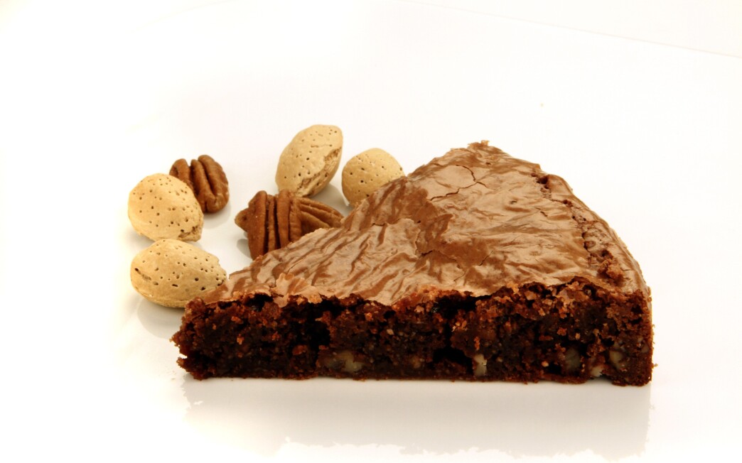 Chocolate pecan brownie fudge cake