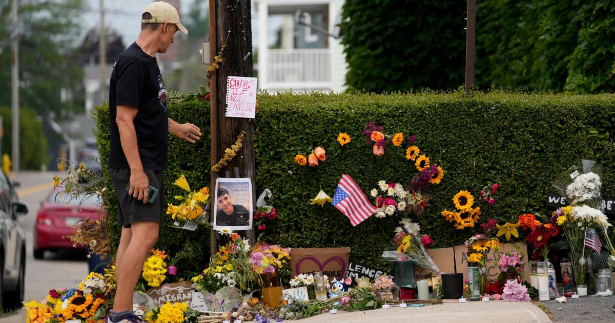 Des centaines de personnes ont manifesté dans le Maine après la fusillade mortelle d’un Colombien par l’ICE