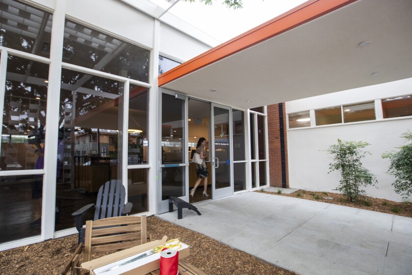 Abandoned Hollywood Library Is Turned Into Homeless Shelter Los Angeles Times Abandoned Hollywood Library Is Turned Into Homeless Shelter Los Angeles Times