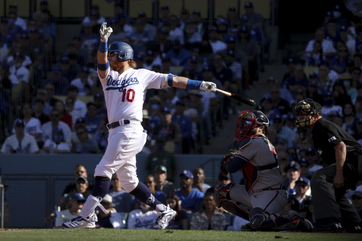 Dodgers' Justin Turner bats against the Atlanta Braves.