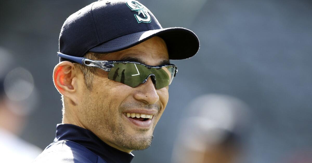 Ichiro Suzuki reportedly signs minor league contract with Mariners