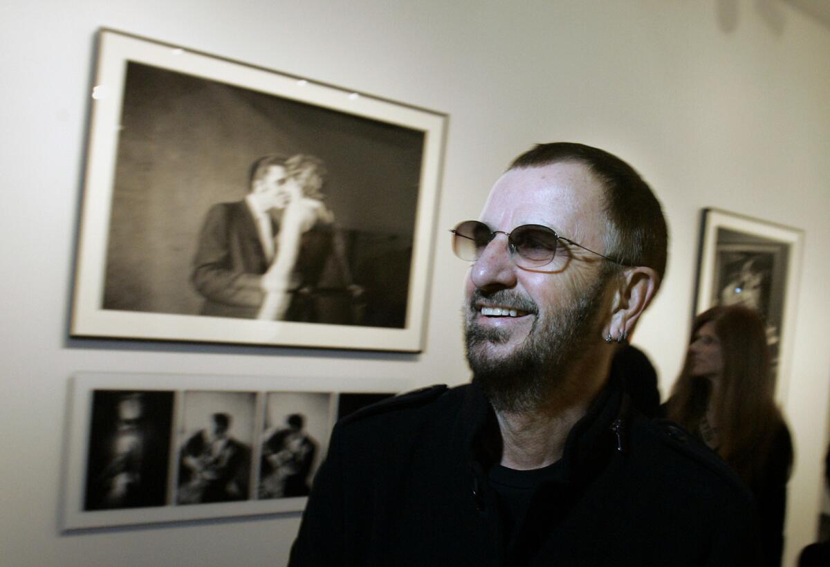 Ringo Starr, fotografiado en el Museo Grammy en 2010, es el foco de una nueva exposición, "Ringo: paz y amor".