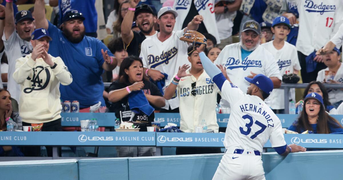 Teoscar Hernández’s agent fires back at critics of one-year Dodgers deal: ‘Who’s laughing now?’