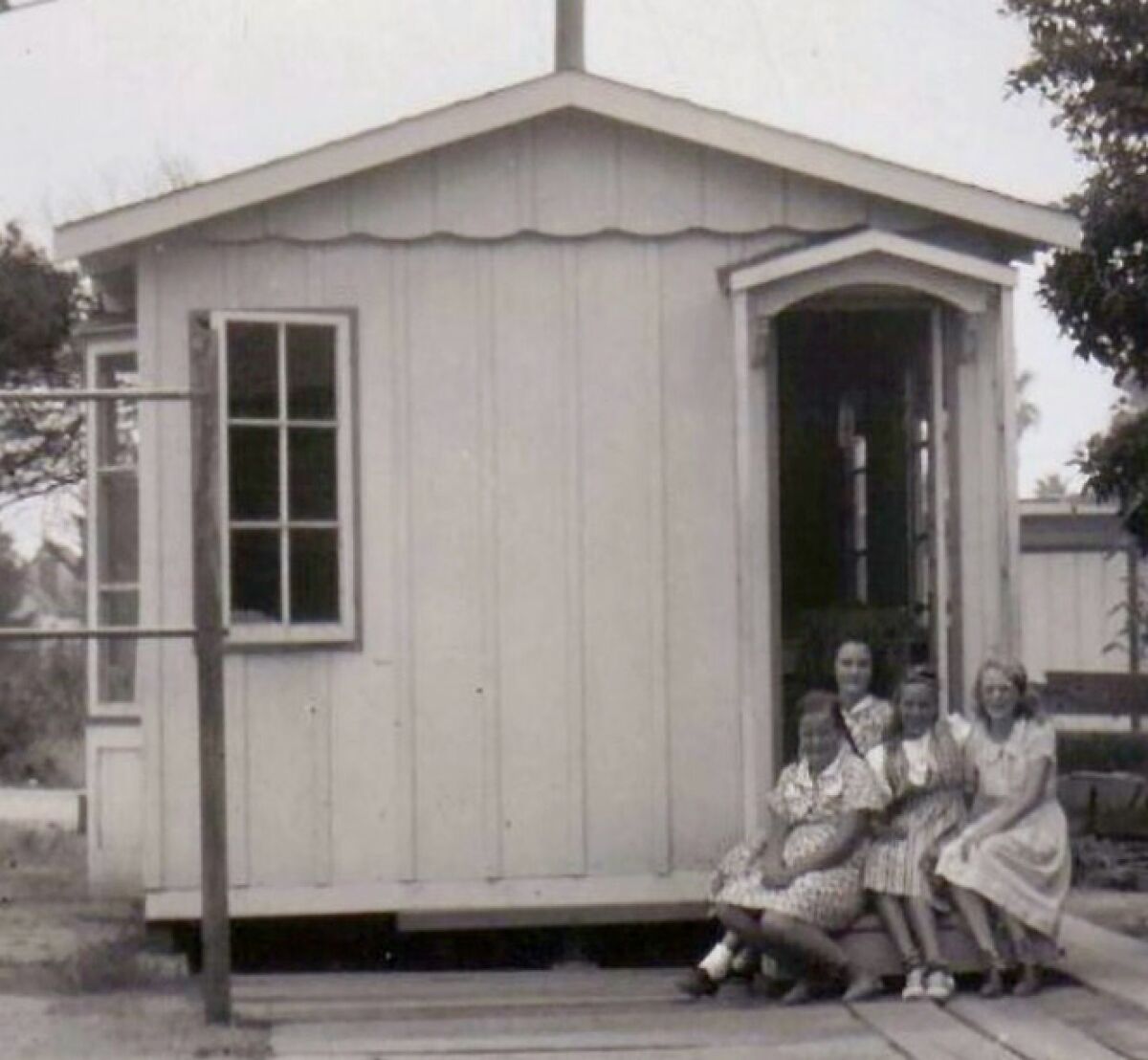 This cottage at Warren-Walker School on Santa Cruz Avenue was later moved to the school's new location on Point Loma Avenue.