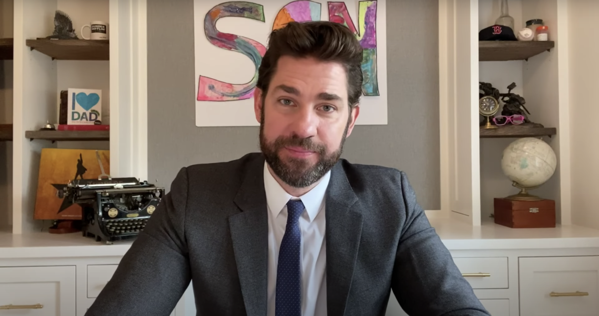 John Krasinski ofrece “Some Good News”. 
