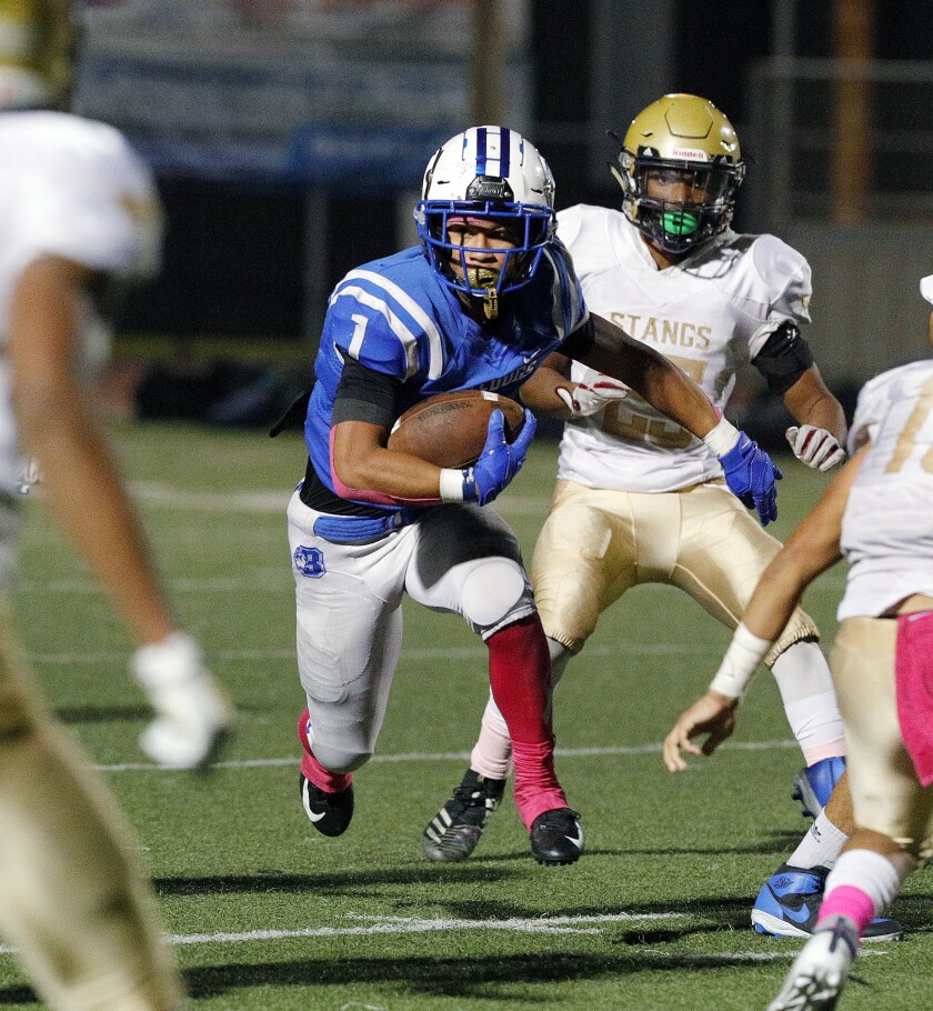 tn-blr-sp-muir-burbank-football-20191014-12.jpg