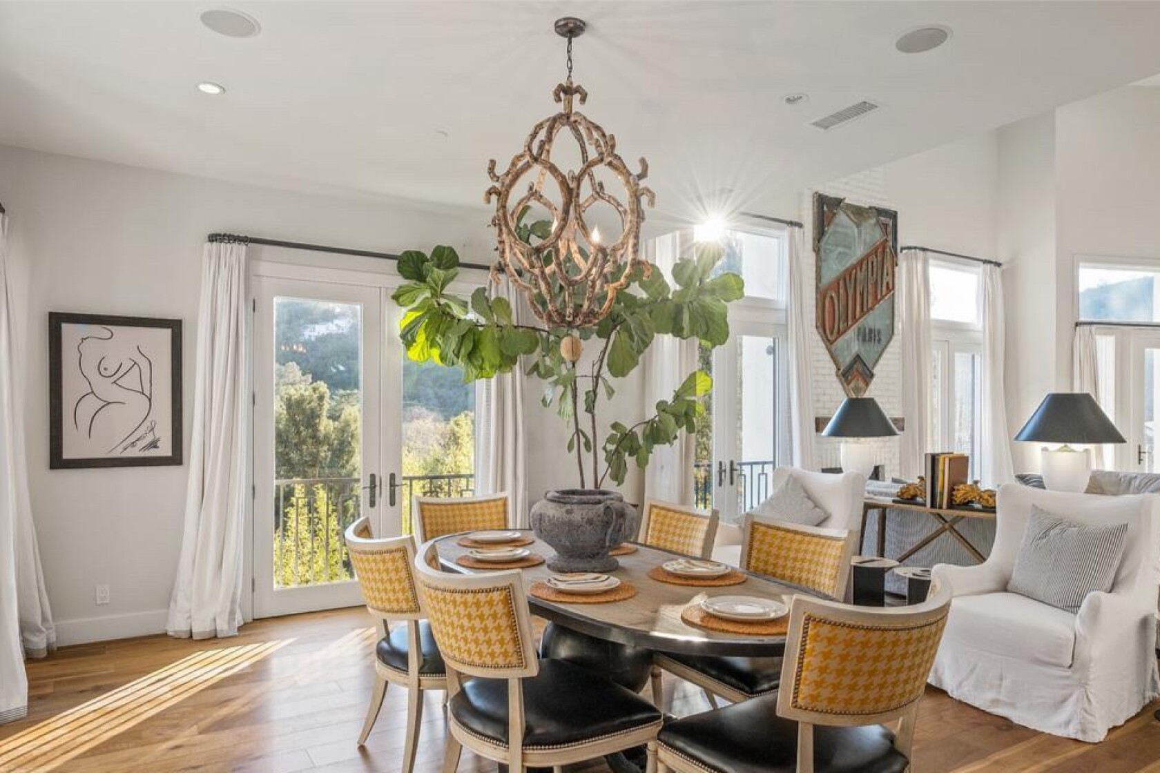 Lucy Hale Seeks A Buyer For Hillside Home In Studio City