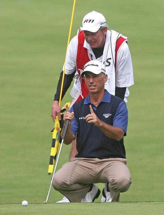 Corey Pavin, bottom, shot four-under-par 67 in the final round and finished tied for 12th in the Toshiba Classic.