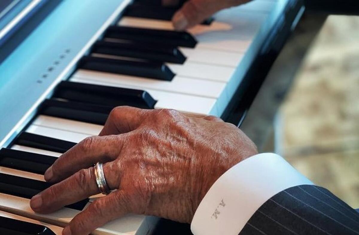 La música de Armando Manzanero ha generado una enorme fortuna que seguirá creciendo tras su muerte.