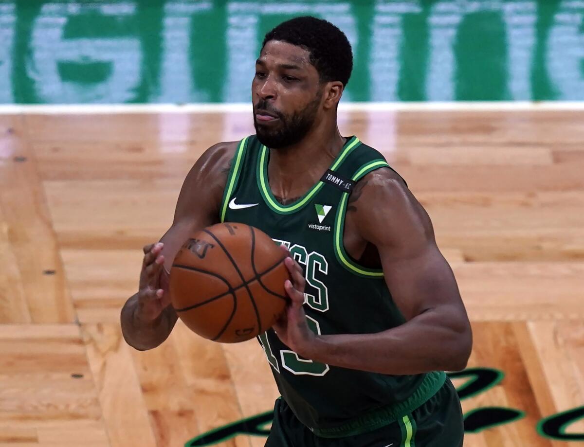 Kings acquire Tristan Thompson in trade with Celtics, Hawks
