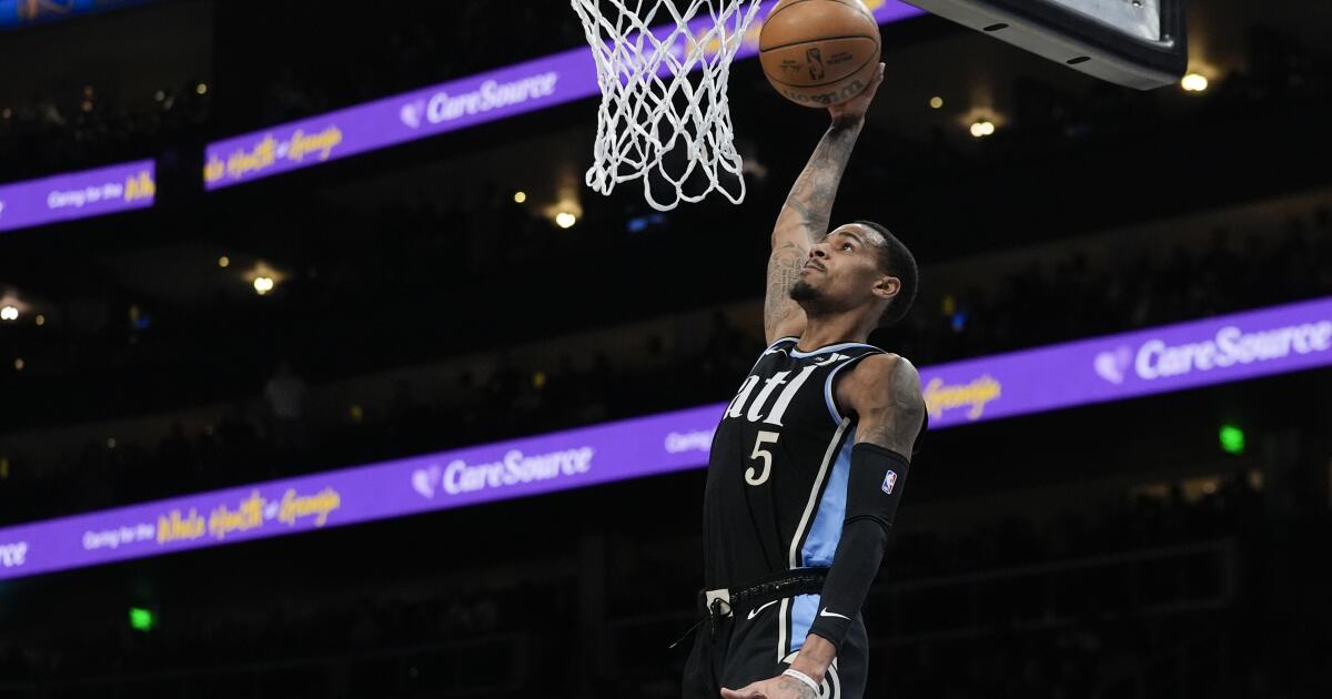 Russell'ın Murray'e takas olacağı söylentileri, Lakers'ın Atlanta'ya yenilmesiyle karşı karşıya kalmasına neden oluyor