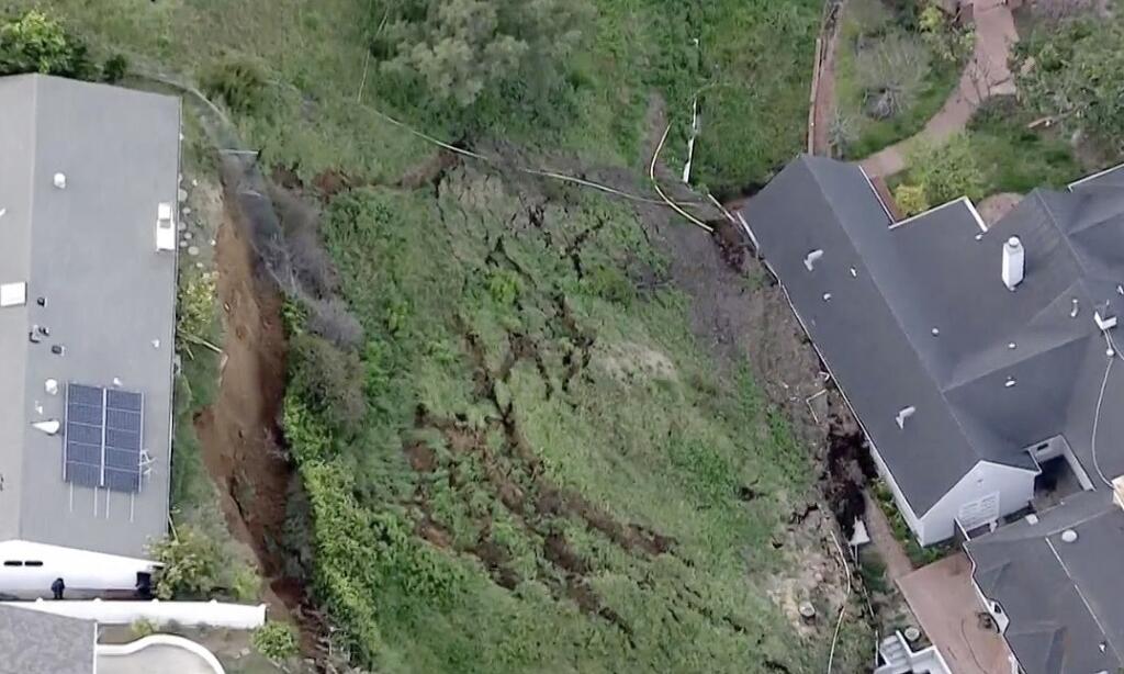 Hillside crashes into Pacific Palisades home, forces evacuation Los