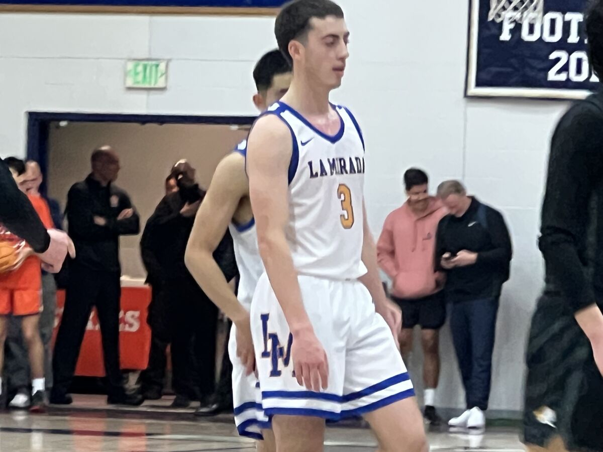 Julien Gomez of La Mirada scored 30 points in a 53-50 upset of Foothill.