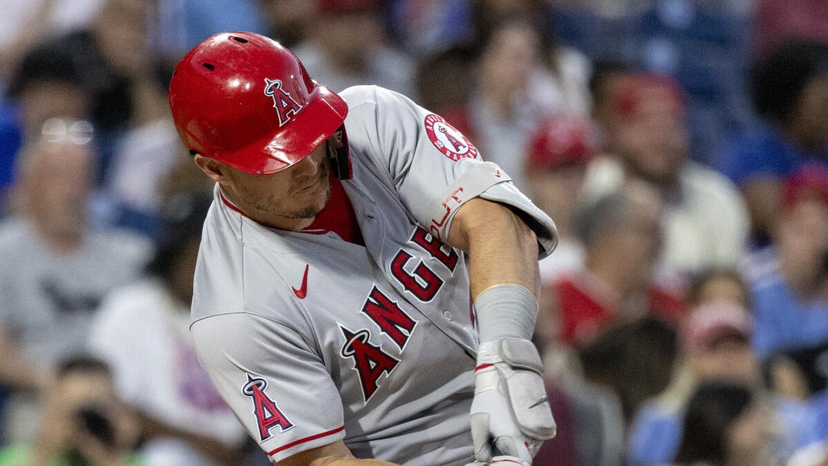 Angels' losing streak reaches 10 games while Mike Trout continues