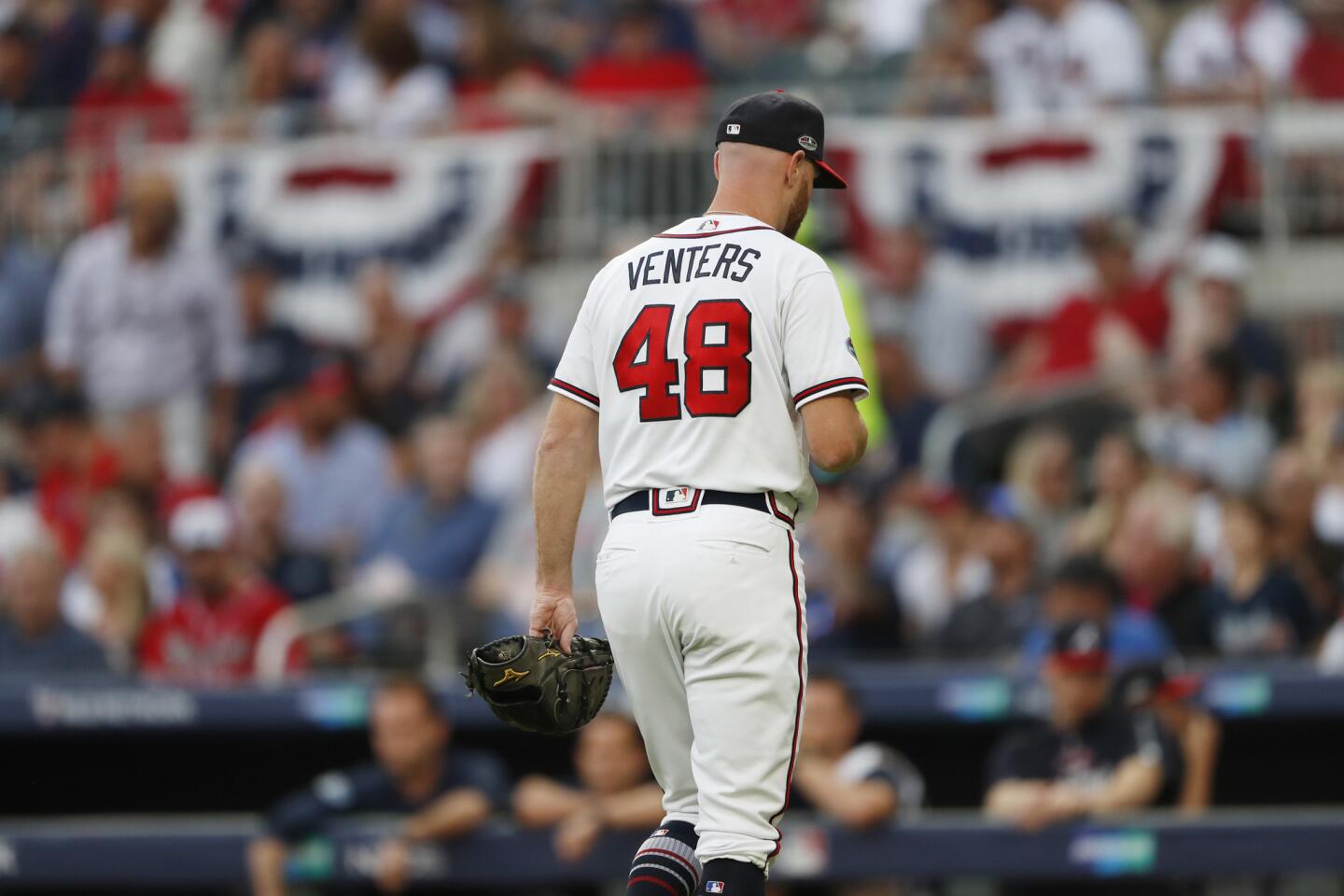 APphoto_NLDS Dodgers Braves Baseball