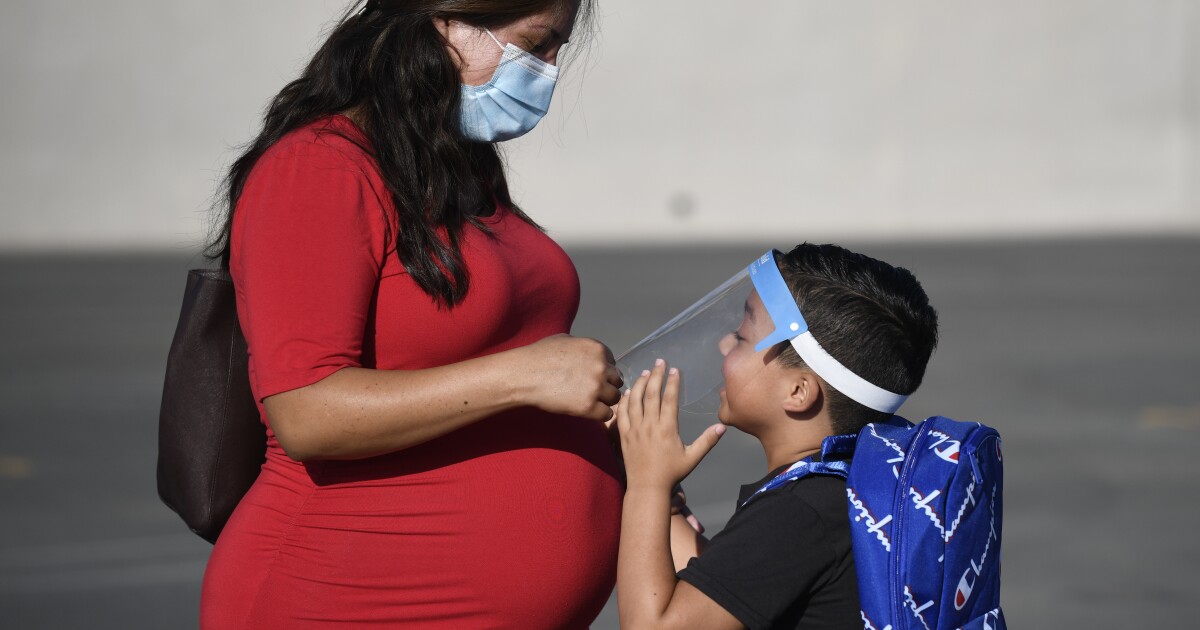 California exigirá vacuna contra COVID-19 a alumnos de escuelas públicas y privadas