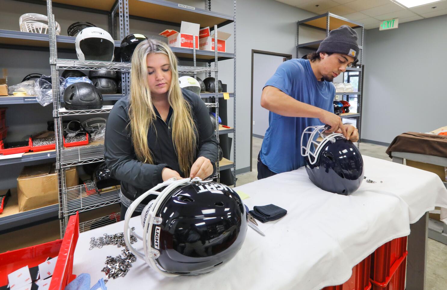 Are lighter football helmets safer? Carlsbad company banking on it - The  San Diego Union-Tribune