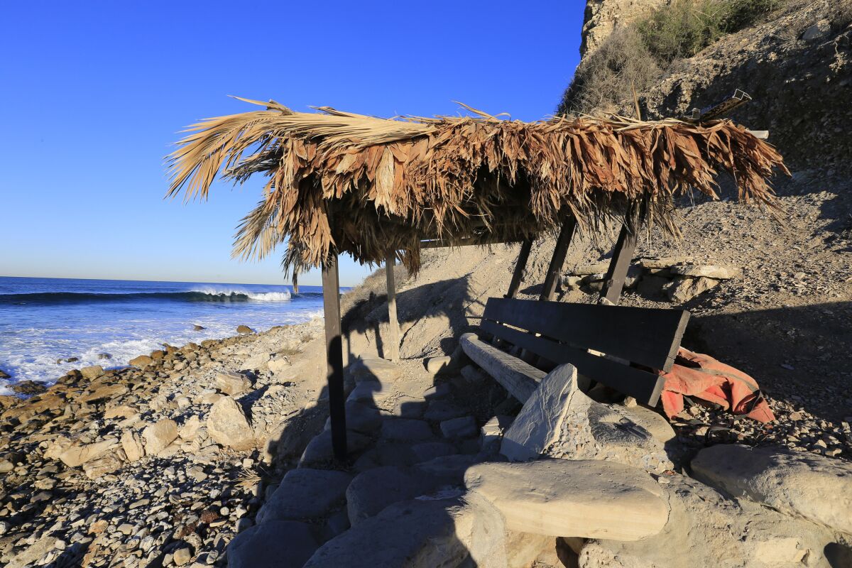Visitors have said that a group of locals called the Bay Boys hold forth in this "fort" and discourage outsiders from surfing in Lunada Bay.