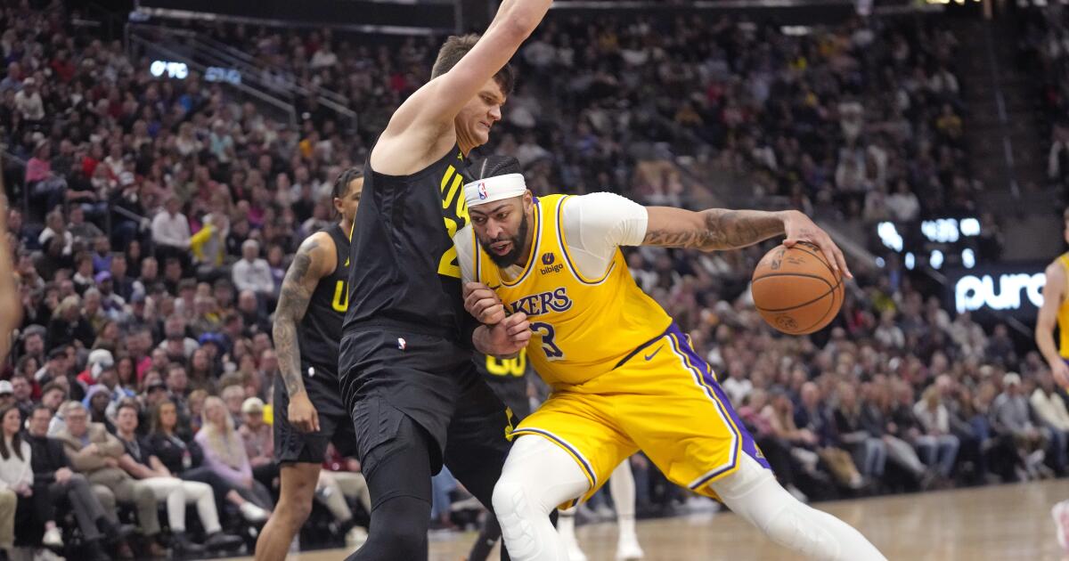 Les Lakers écartent les rumeurs commerciales de LeBron James et battent l’Utah