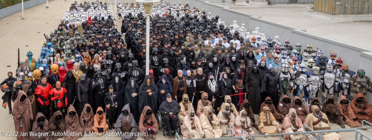 Costumed STAR WARS characters