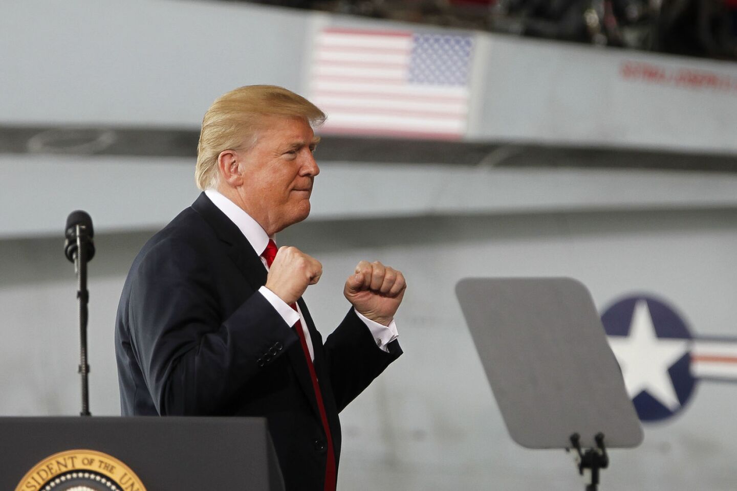 Trump speaks to Marines