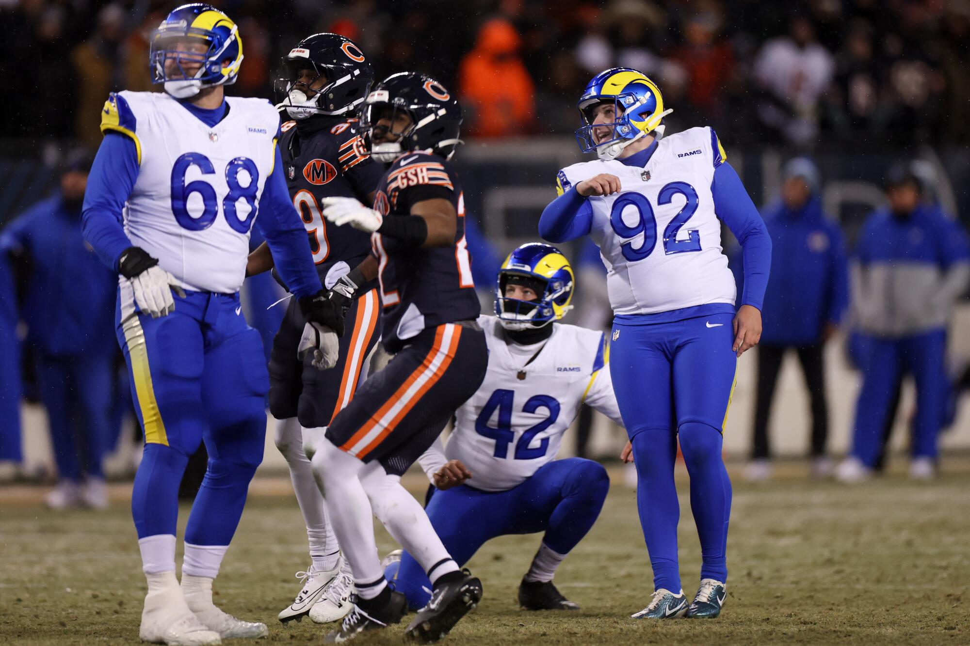 Harrison Mevis uzatmada 42 yardalık bir gol atarak Rams'ı Chicago Bears karşısında 20-17 galibiyete taşıdı.
