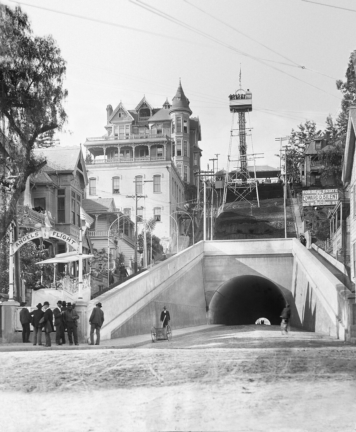 The Angels Flight funicular on opening day in 1901, at the corner of 3rd and Hill streets.