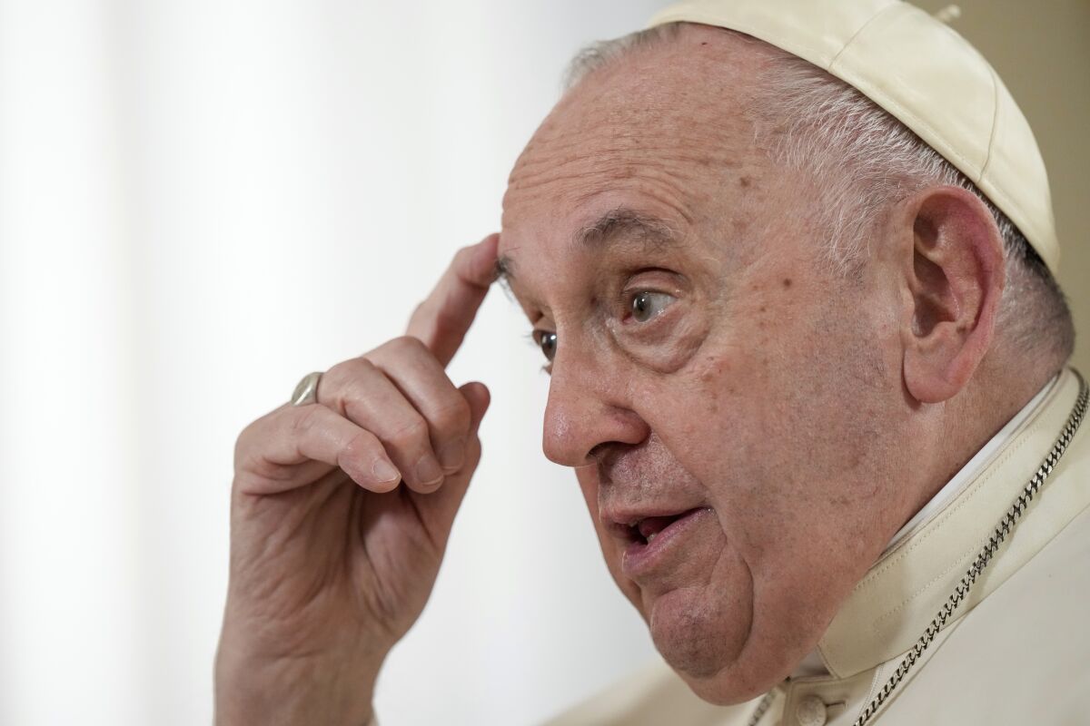 El papa Francisco, durante una entrevista con The Associated Press en el Vaticano