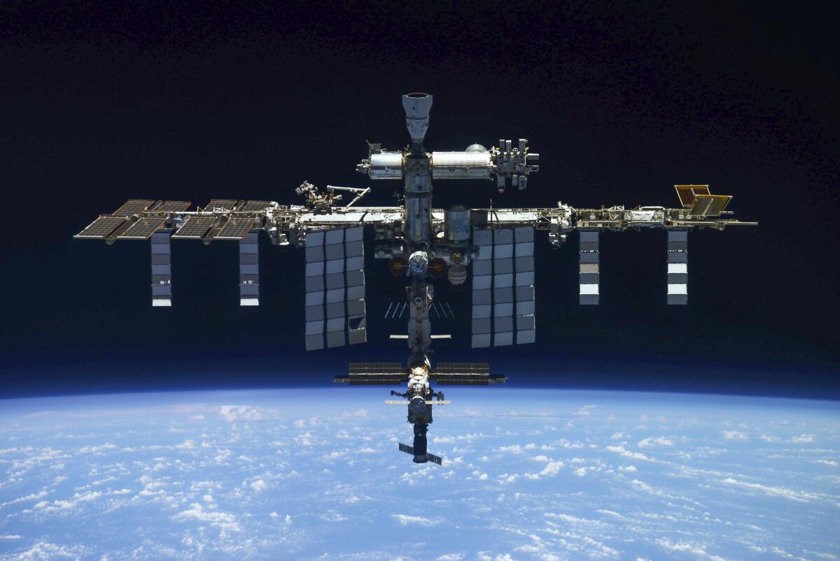 la Estación Espacial Internacional el 30 de marzo de 2022, fotografiada por la tripulación de una nave 