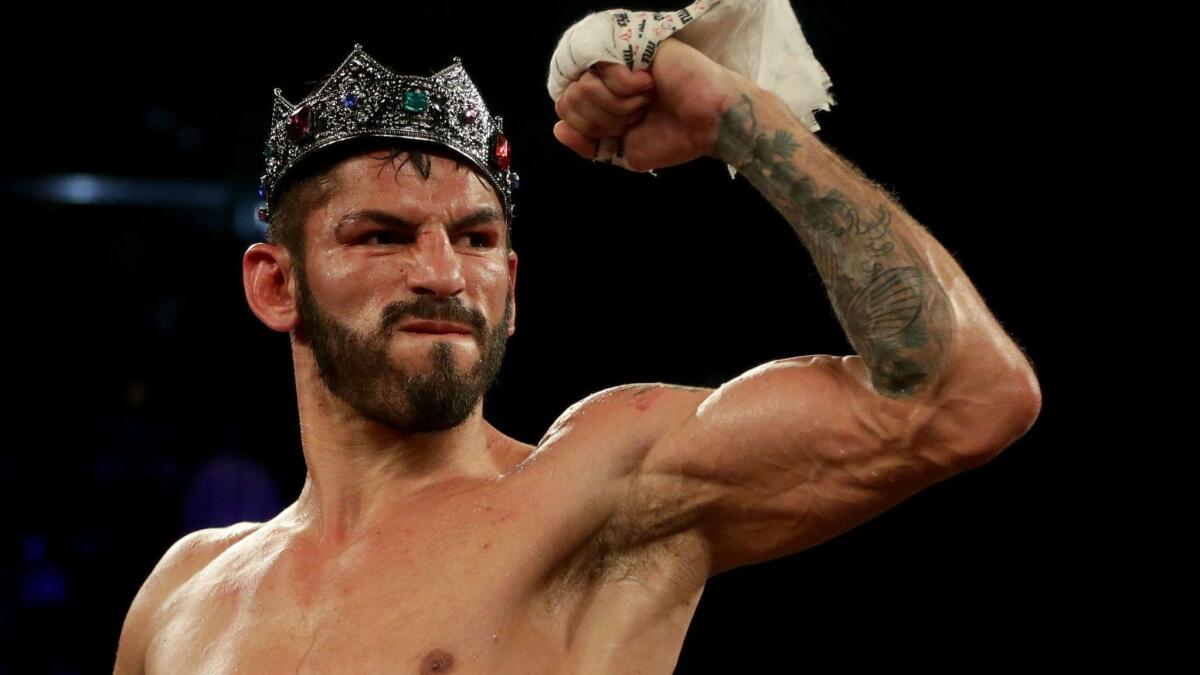 Jorge Linares celebrates his victory over Mercito Gesta at the Forum on Jan. 27.