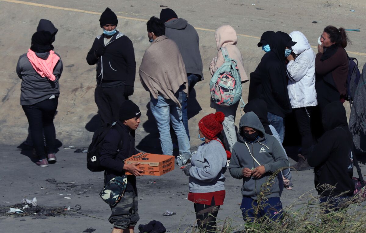 EEUU aconseja a migrantes no cruzar la frontera por frío extremo - San  Diego Union-Tribune en Español