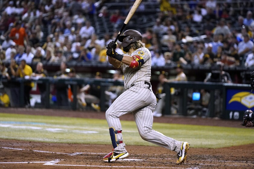 Jorge Alfaro hits a three-run double that put the Padres up by six runs against Arizona