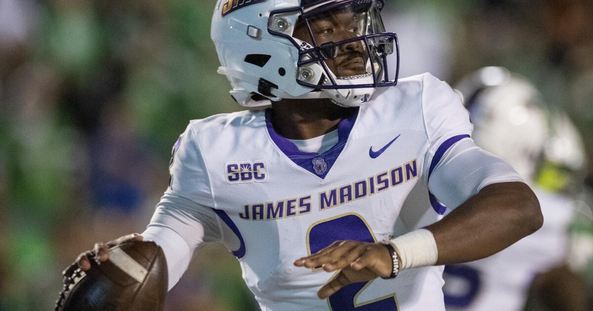 James Madison College Football Team Returns to Top 25 After Strong Start