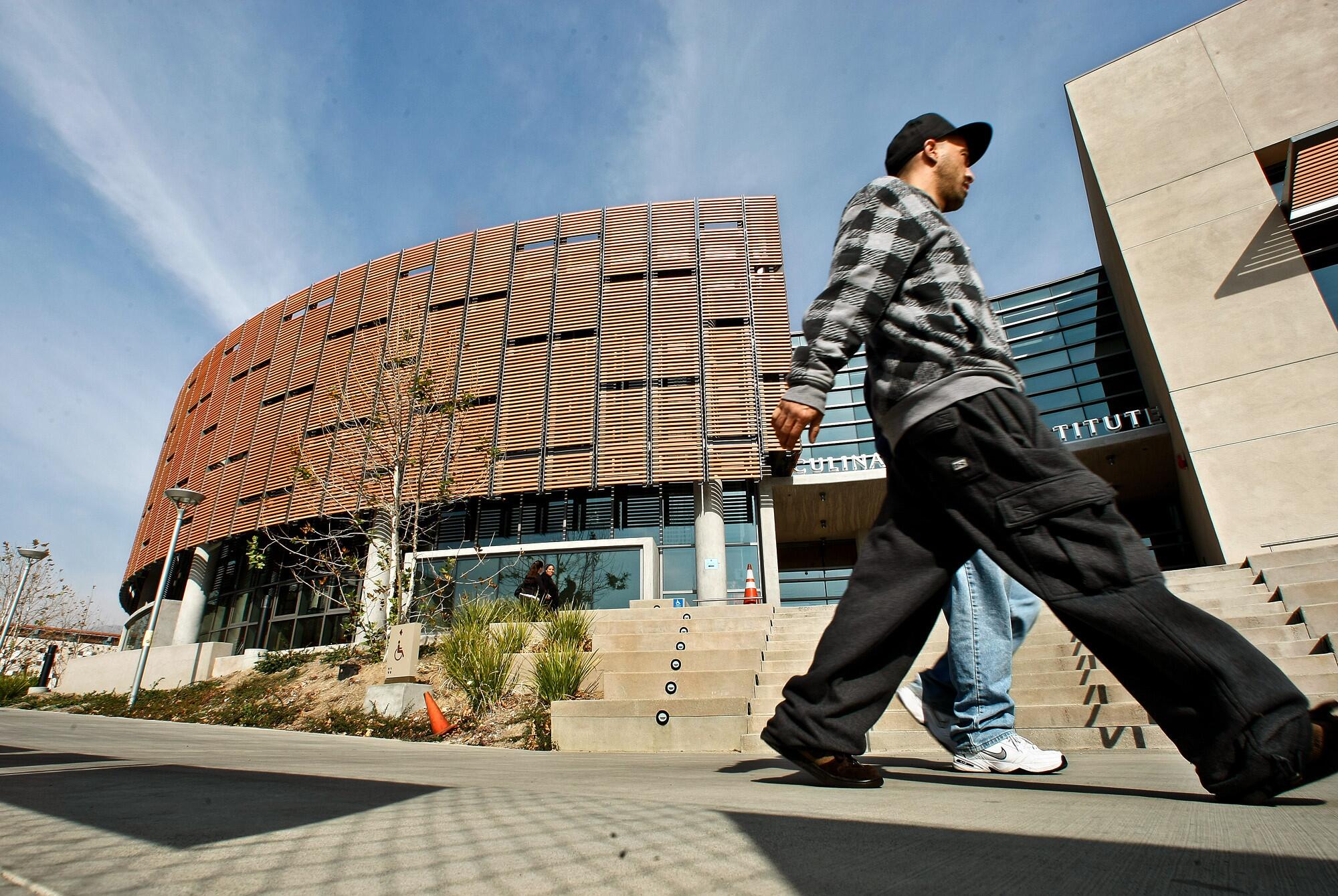  An exterior photo of Los Angeles Mission College in Sylmar.