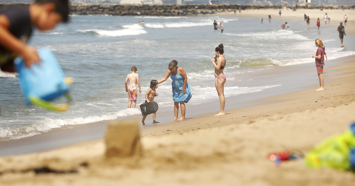 Orange County extends beach hours for Memorial Day weekend - Los Angeles Times