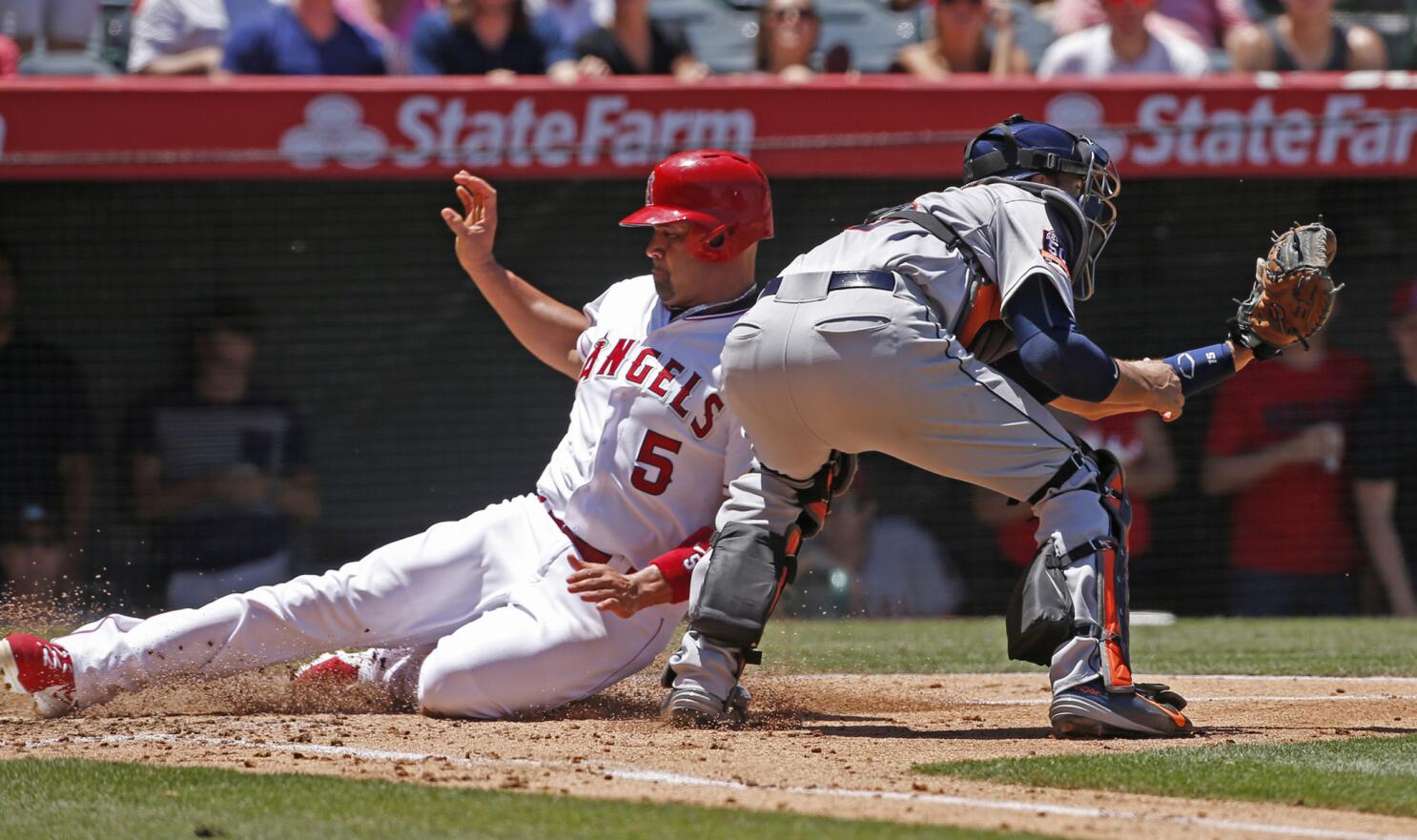 Angels take a 2-1 win over the Astros