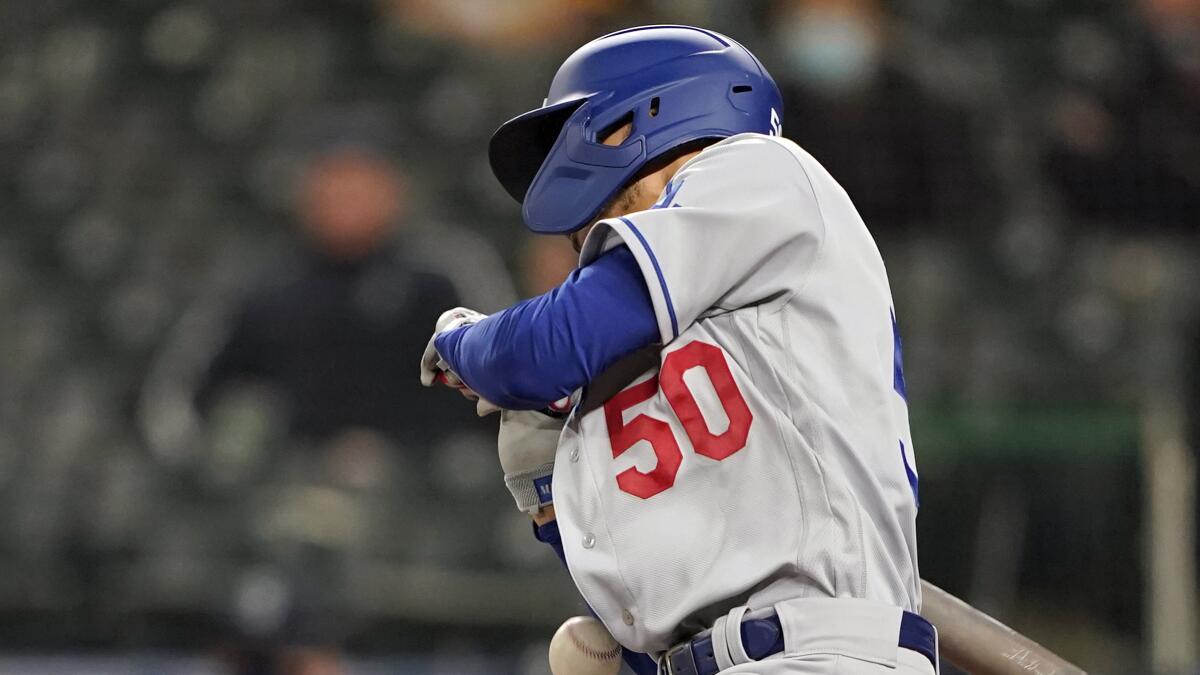 Mookie Betts injured by 95-mph pitch in Dodgers' loss to Seattle
