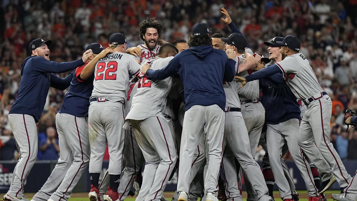 Braves blank Astros, capture World Series title in Game 6
