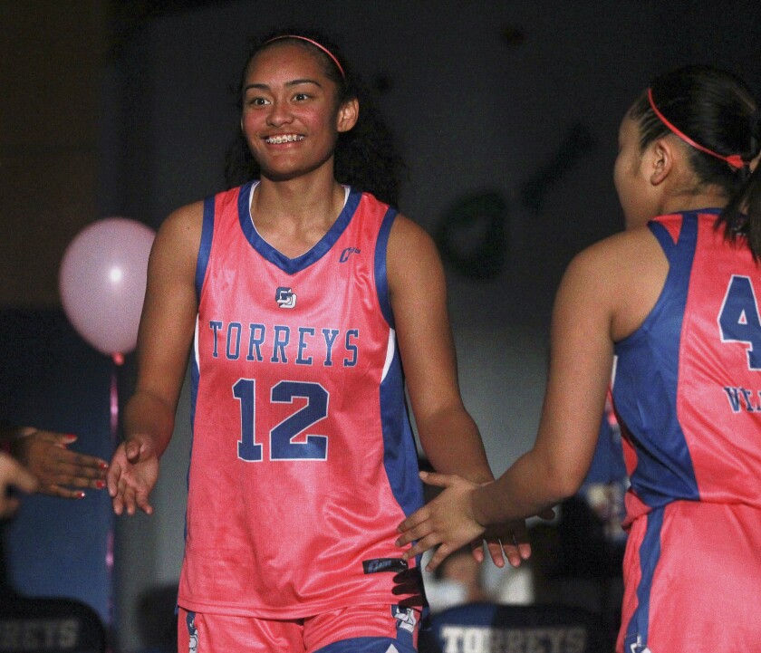 La Jolla Country Day's Te-hina Paopao helps the school land at No. 4 in ESPN's girls basketball program rankings.