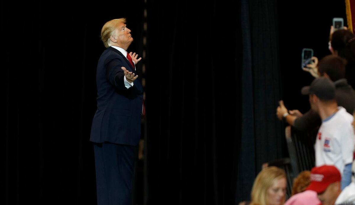 El presidente Trump ante sus partidarios, durante un mitin en Cleveland, Ohio, el 5 de noviembre de 2018.