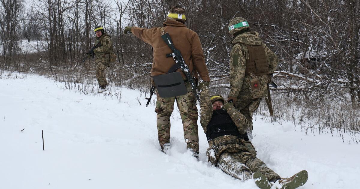 Líderes europeus e canadenses discutem os esforços de paz liderados pelos EUA à medida que as tensões entre a Rússia e a Ucrânia aumentam Líderes europeus e canadenses discutem os esforços de paz liderados pelos EUA à medida que as tensões entre a Rússia e a Ucrânia aumentam
