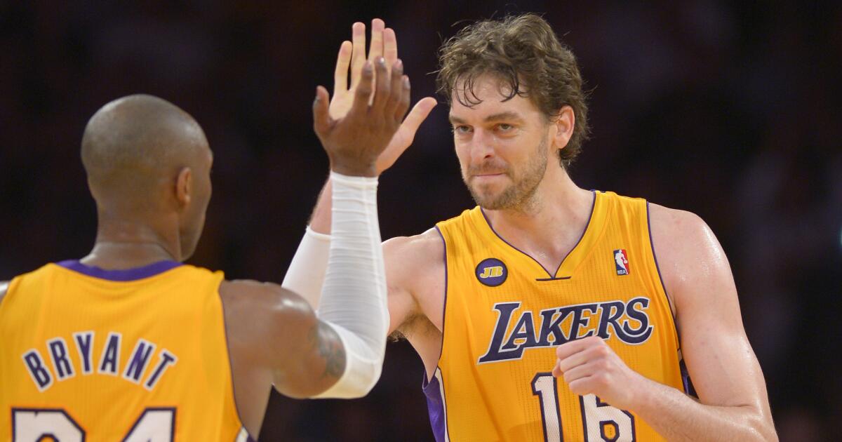 Pau Gasol Gets Emotional as Lakers Retire His No. 16 Jersey – NBC Los  Angeles