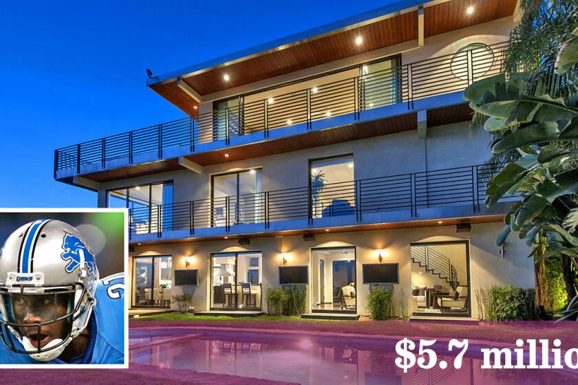 The Detroit Lions' Reggie Bush sells his Hollywood Hills West home for $5.7 million.