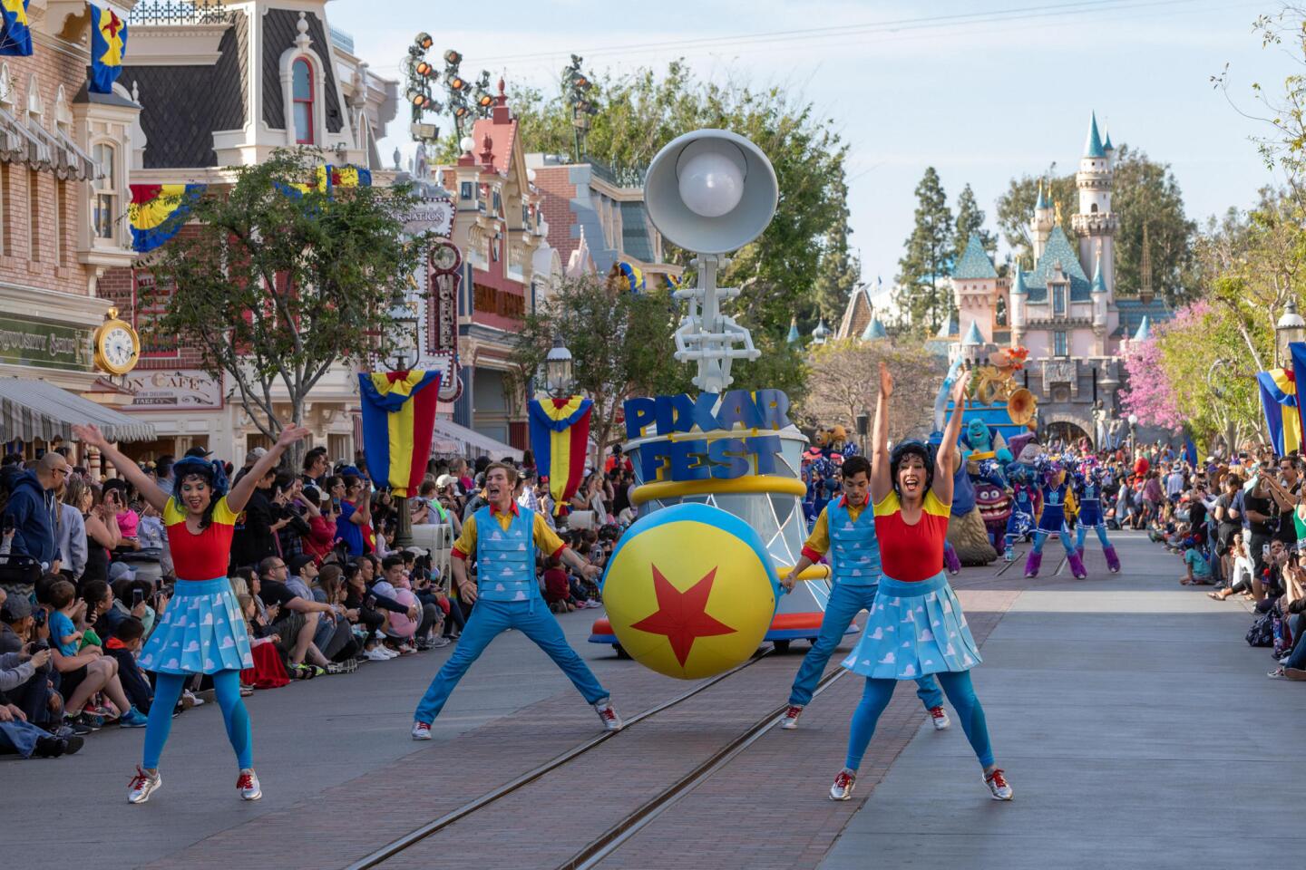 Disney celebra amistad, "al infinito y más allá", con su nuevo Festival Pixar