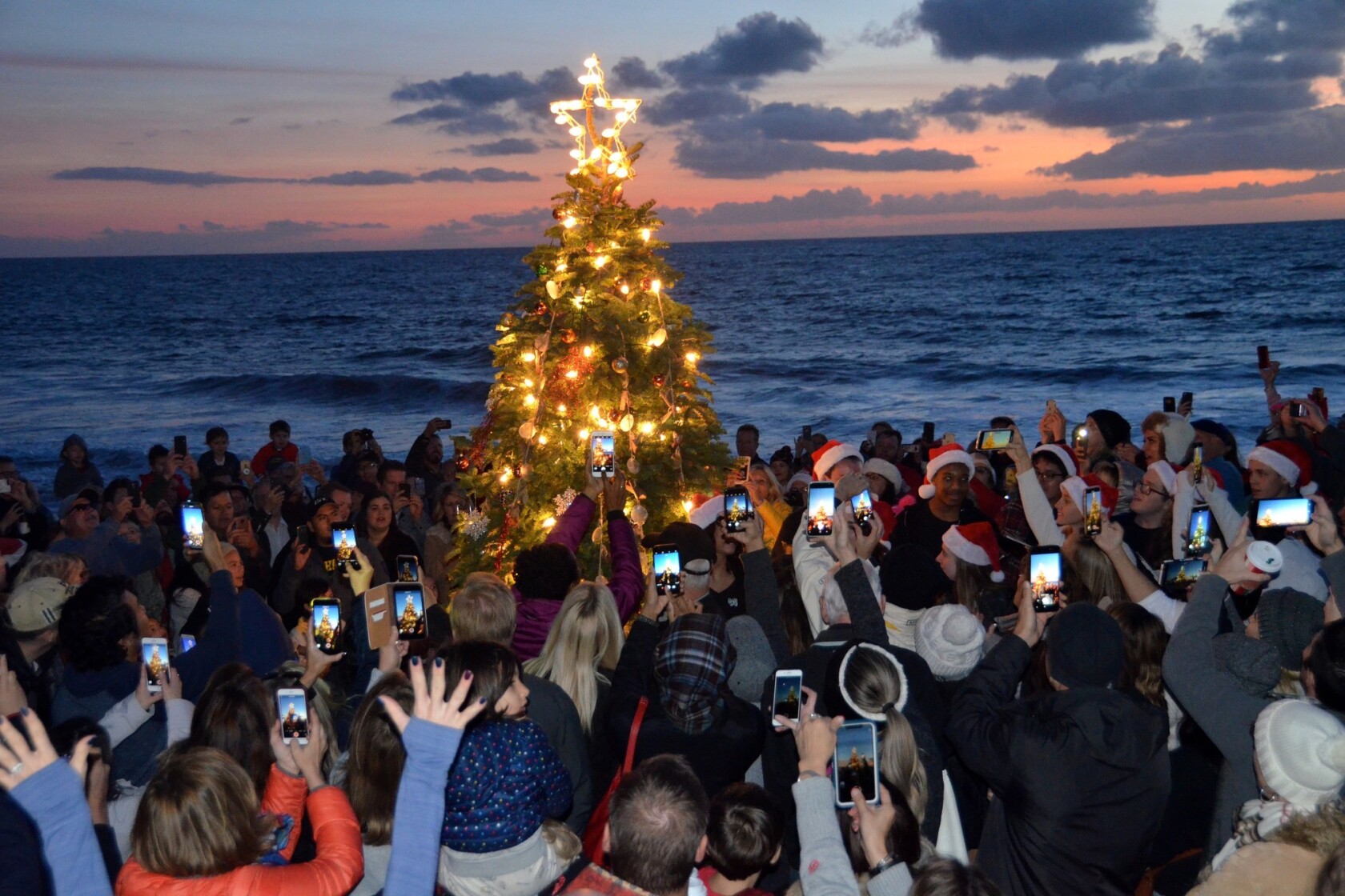 Santa drops by the beach at Crystal Cove Los Angeles Times