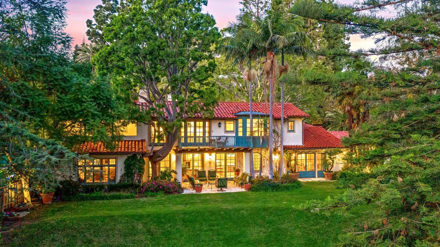 Built in the 1950s by Gerard Colcord, the 2.5-acre spread sold by JoBeth Williams and John Pasquin includes a Mediterranean-style villa and guesthouse surrounded by lawns, gardens and paths.