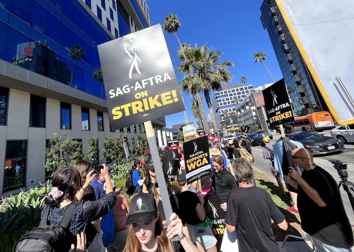 SAG / AFTRA members picket outside of Amazon Studios in Culver City on Friday.