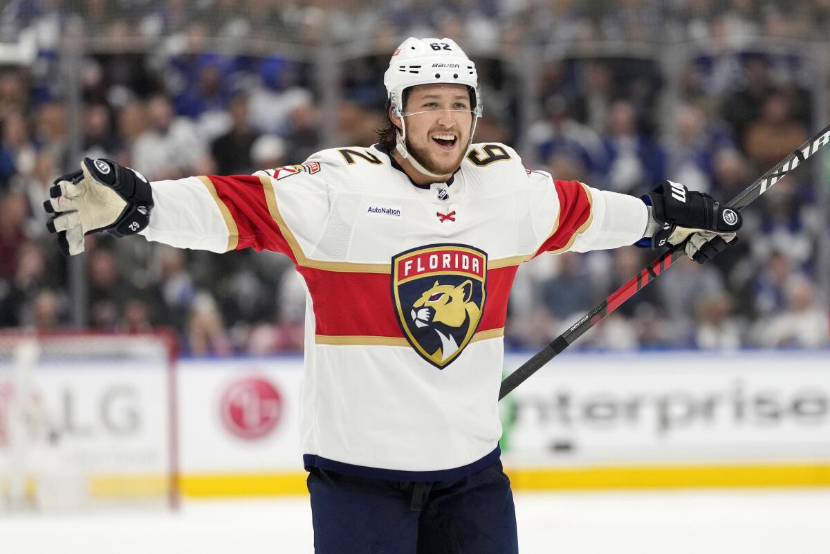 Matthew Tkachuk has the most points by a Panthers player through the first  25 games : r/hockey