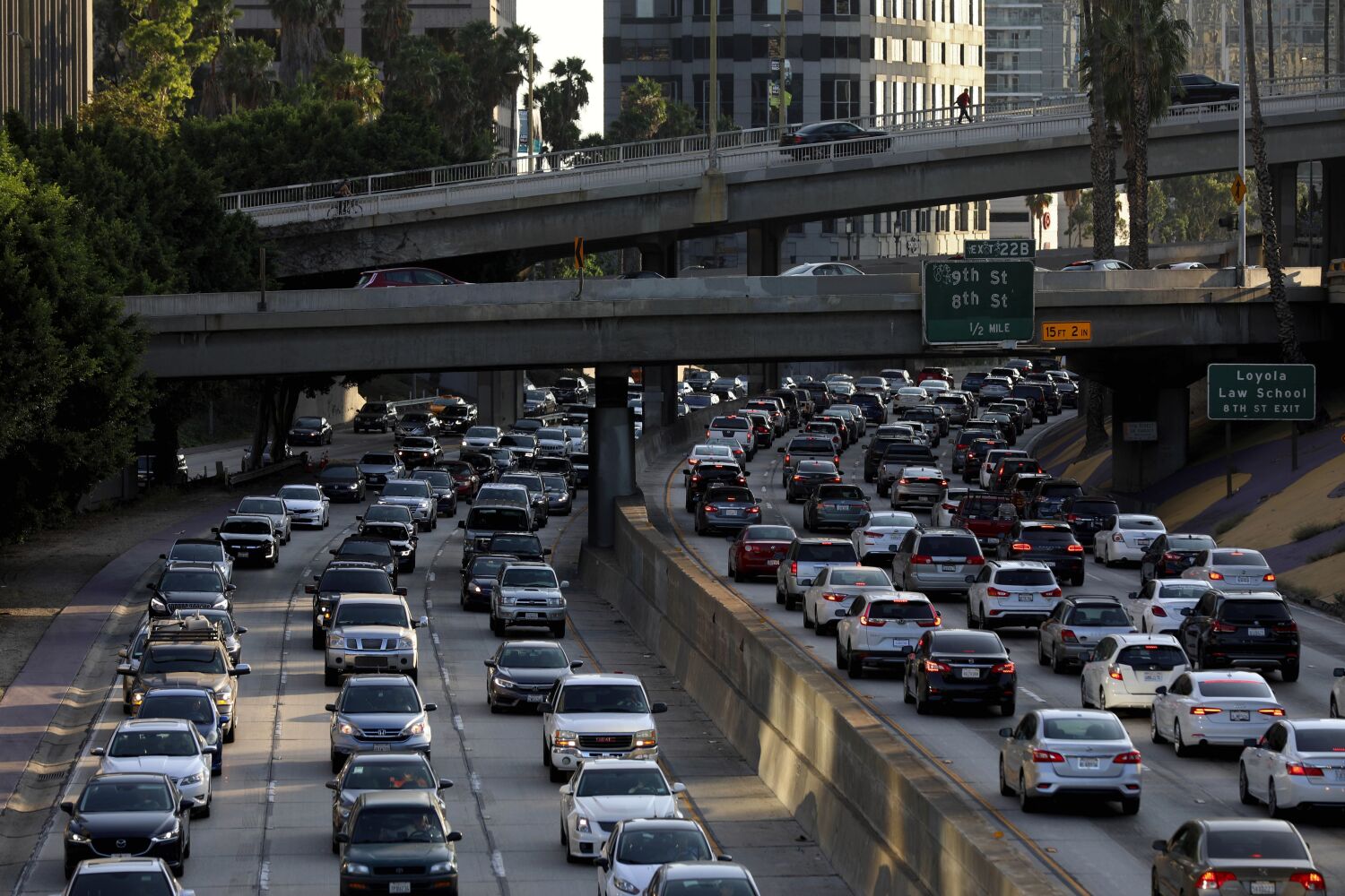 L.A. residents who drive less are exposed to more air pollution, study finds