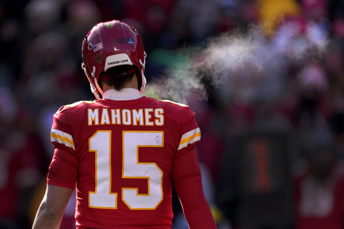 Chiefs QB Mahomes joins ownership group for NWSL team - The San